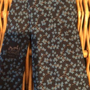 Hermès ties blue black ivy vine